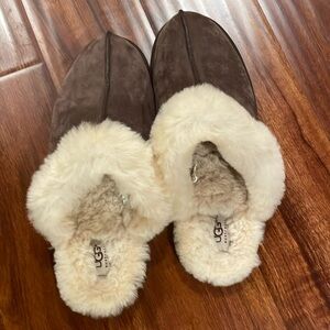 Men’s Ugg slippers, brown, size 12